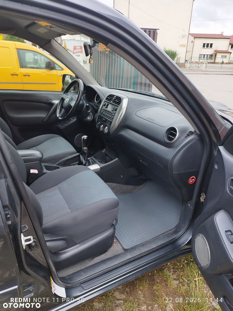 Toyota RAV4 - 8
