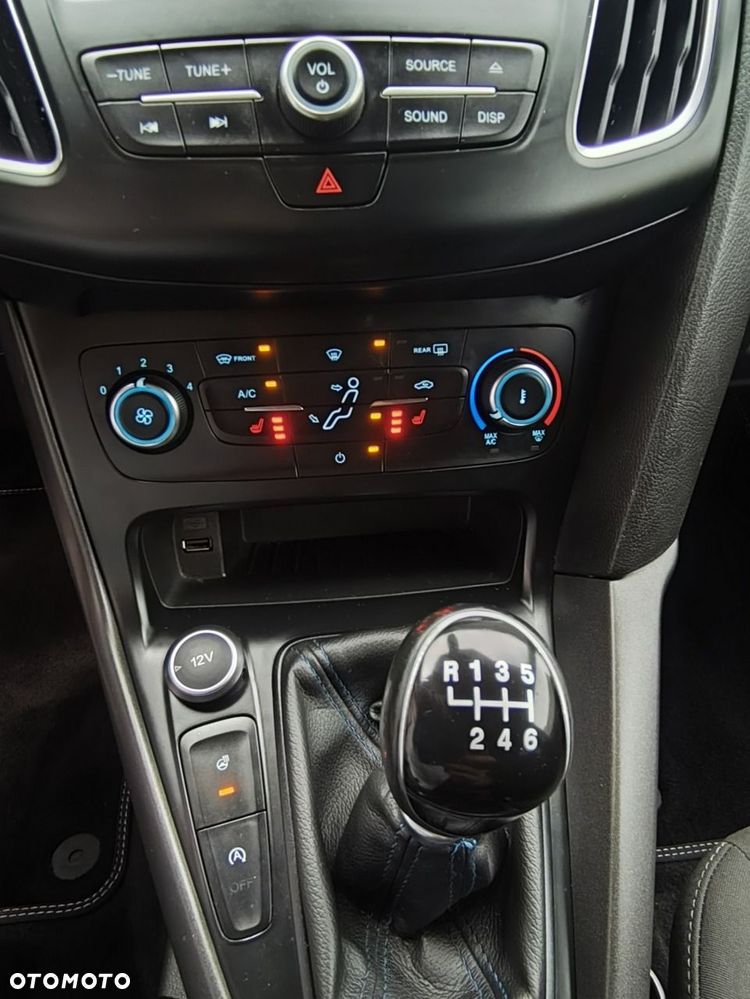 Ford Focus 2.0 EcoBlue Active Business - 17