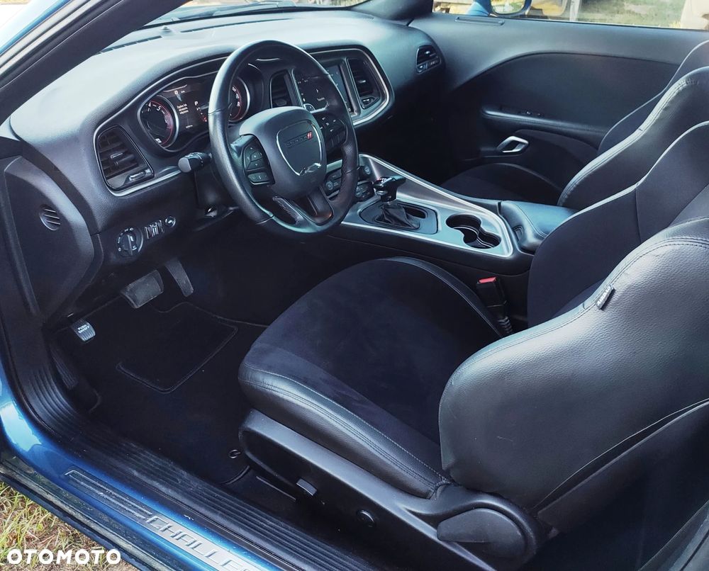 Dodge Challenger 6.4 Scat Pack - 13