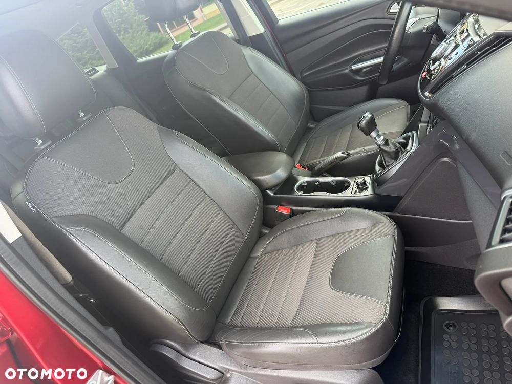 Ford Kuga 2.0 TDCi 4WD Titanium Plus - 36