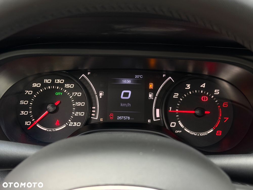 Fiat Tipo 1.4 T-Jet 16v Lounge - 16