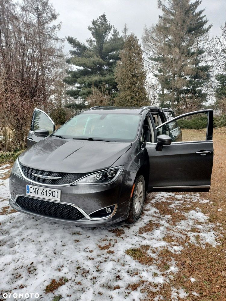 Chrysler Pacifica - 3