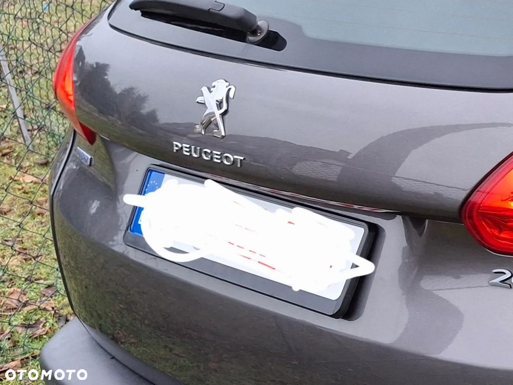 Peugeot 2008 BlueHDi 100 STOP & START Active - 4