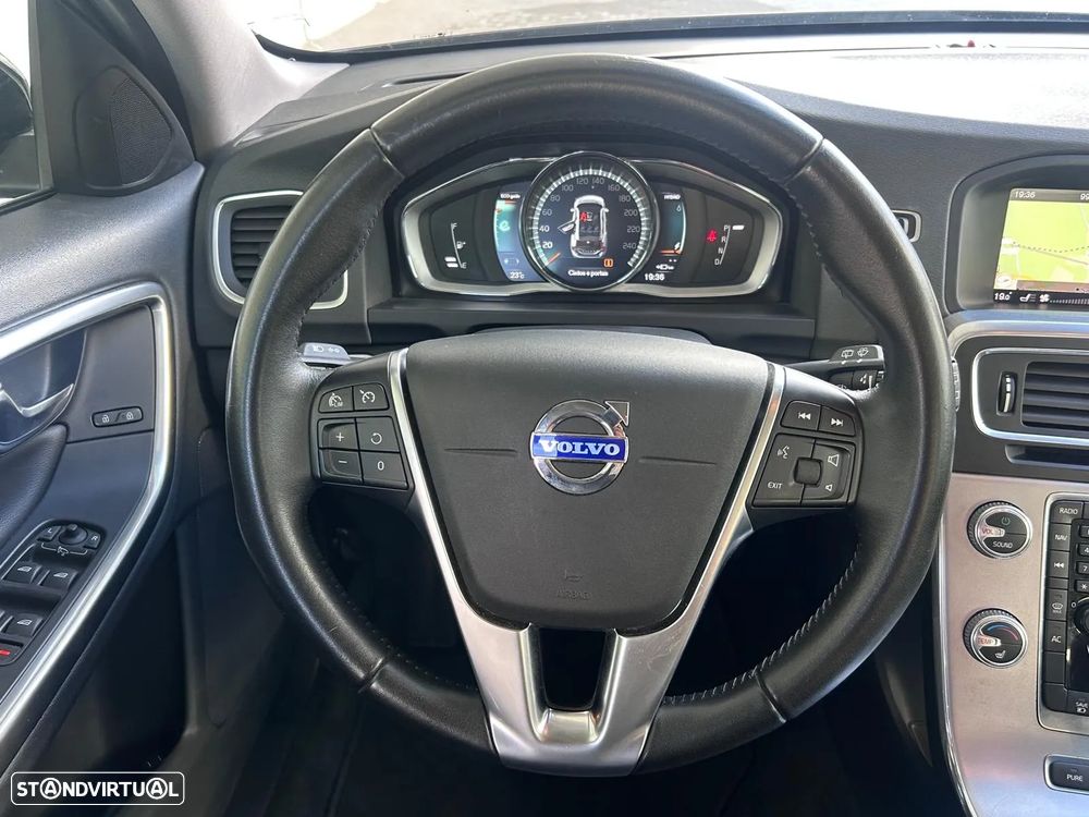 Volvo V60 2.4 D6 Momentum AWD Phev - 10