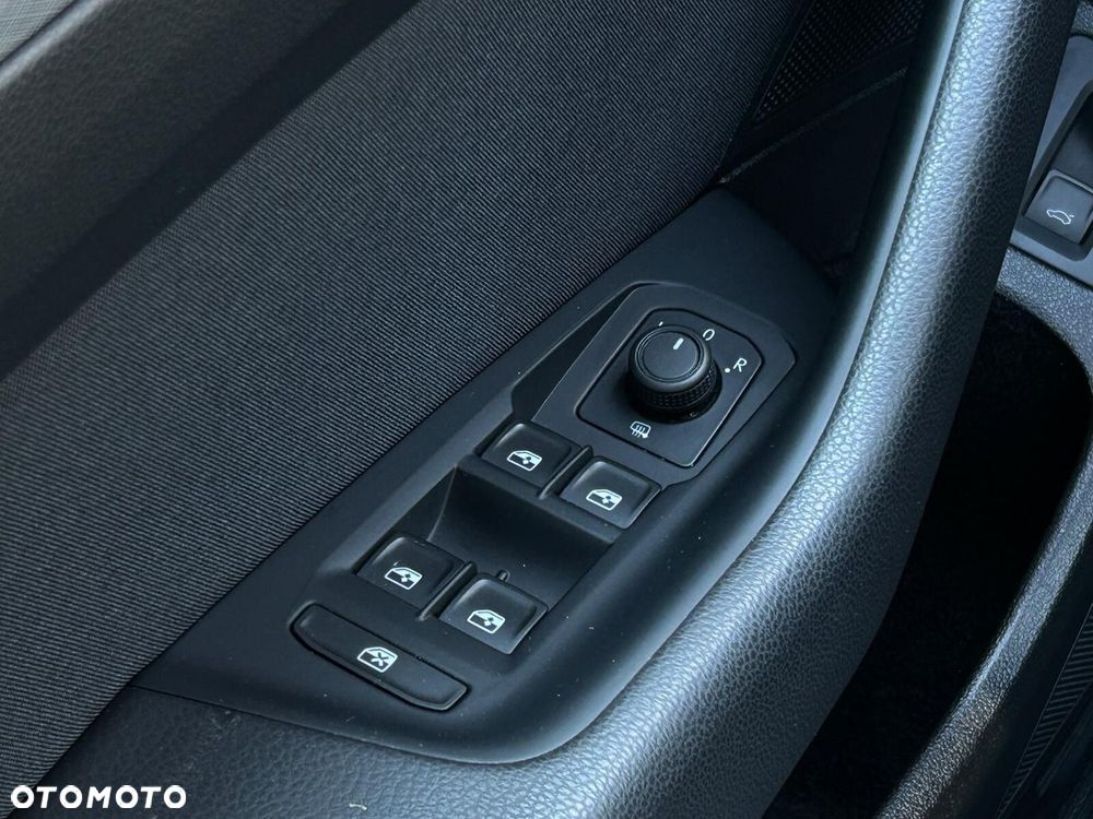 Volkswagen Passat Variant 2.0 TSI Business DSG - 20