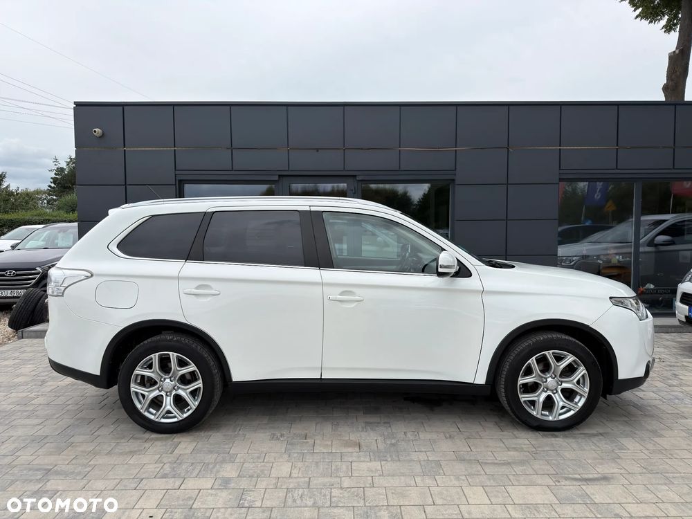 Mitsubishi Outlander Instyle NAVI + - 26