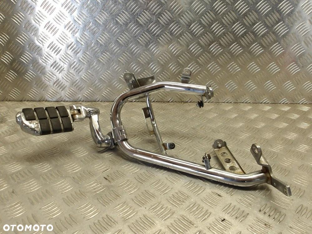 Gmol lewy osłona silnika spacerówka YAMAHA XVZ 1300 ROYAL STAR VENTURE 99-13r   PN. 4XY-28418-01 - 1