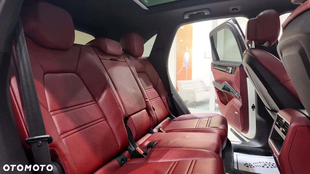 Porsche Cayenne Platinum Edition - 32