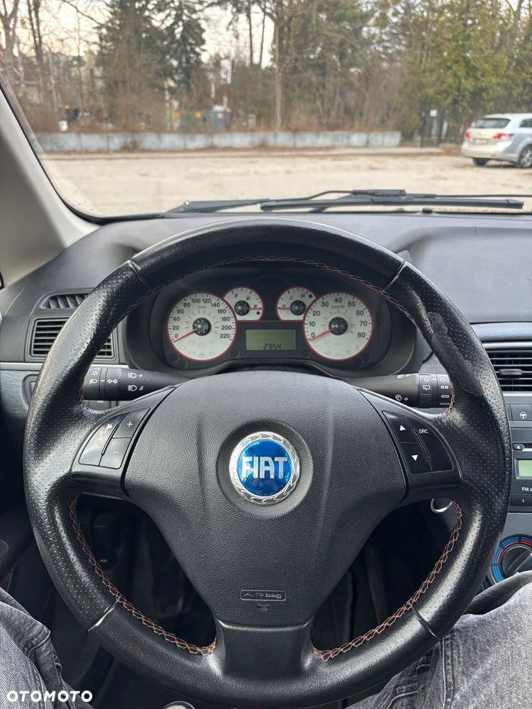 Fiat Punto 1.4 16V Dynamic - 11