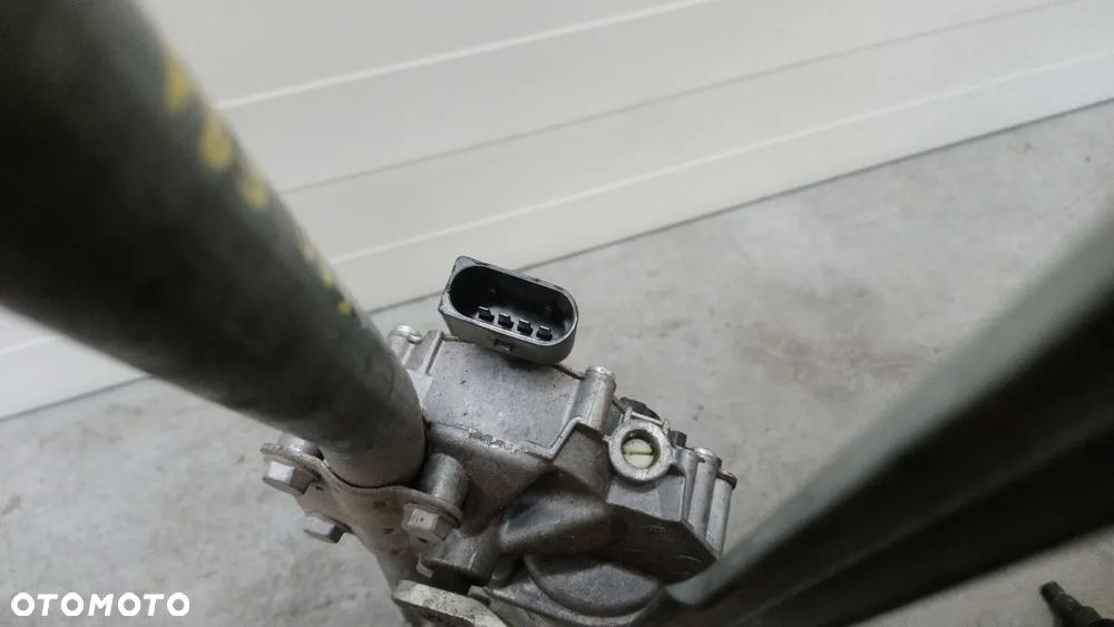 SILNICZEK, MECHANIZM WYCIERACZEK PRZÓD BMW E90, E91 - 4