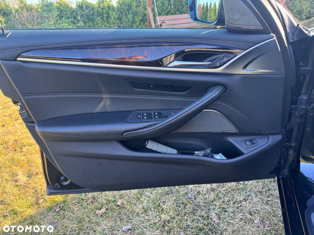 BMW Seria 5 530i xDrive Luxury Line sport - 11
