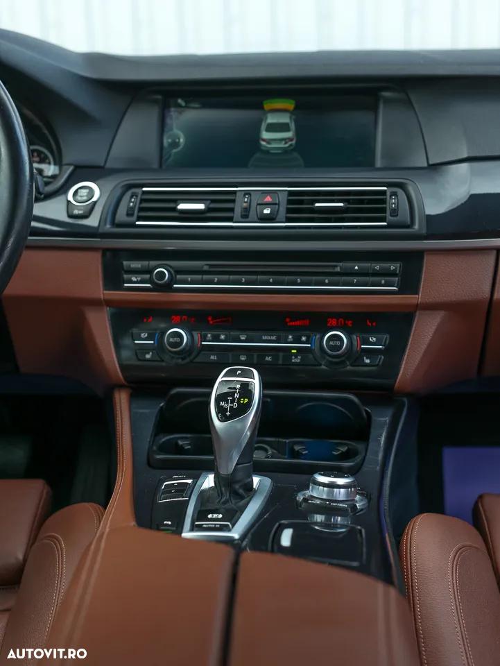 BMW Seria 5 520i Aut. - 31