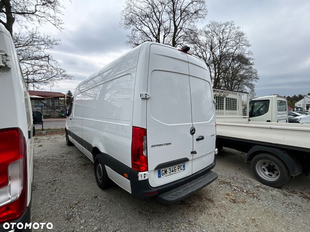 Mercedes-Benz Sprinter - 3