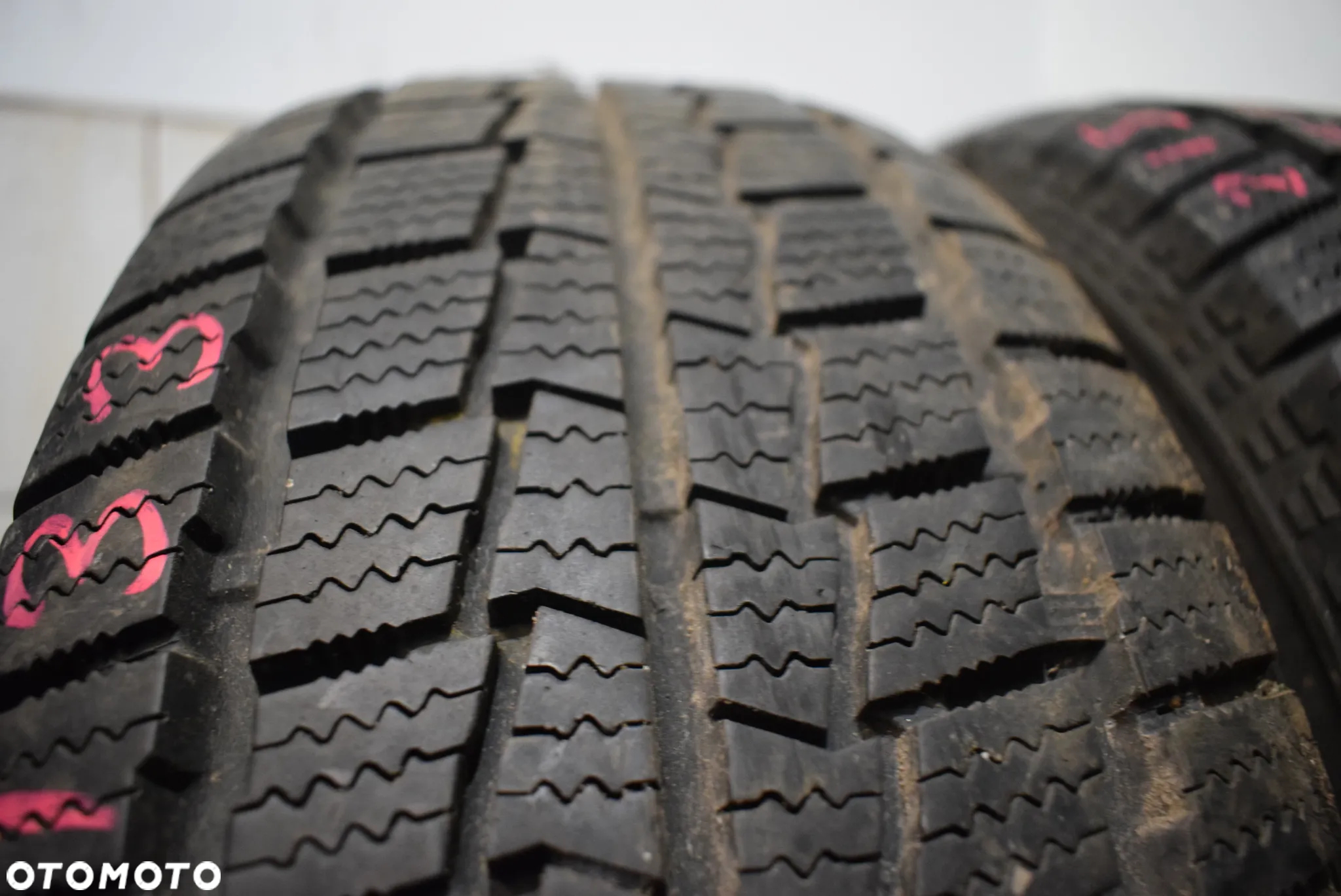 R15C 215/70 Hankook Winter RW06 Cena za parę - 2