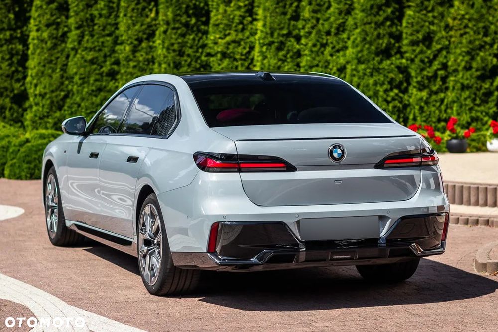 BMW Seria 7 740d xDrive mHEV Individual Edition sport - 11
