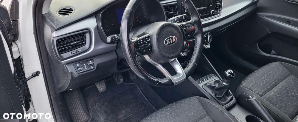 Kia Rio - 17