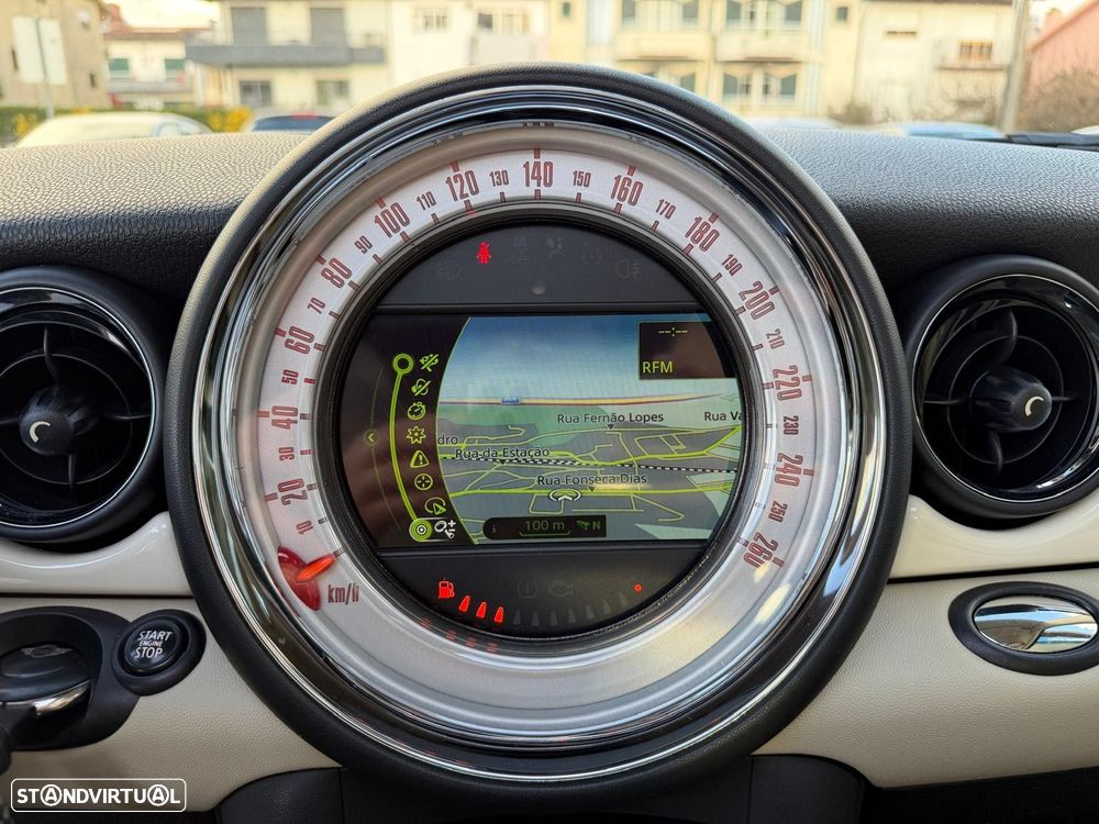 MINI 3 Portas Cooper D - 25