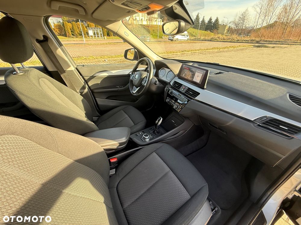 BMW X1 sDrive18d Business Edition - 8