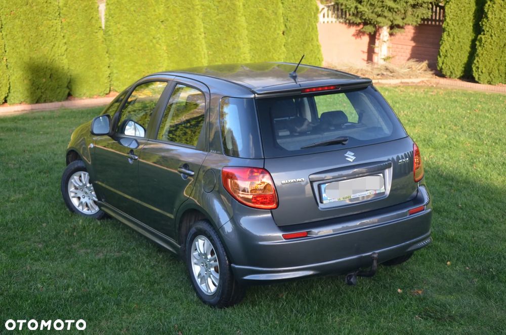 Suzuki SX4 1.6 Premium - 11