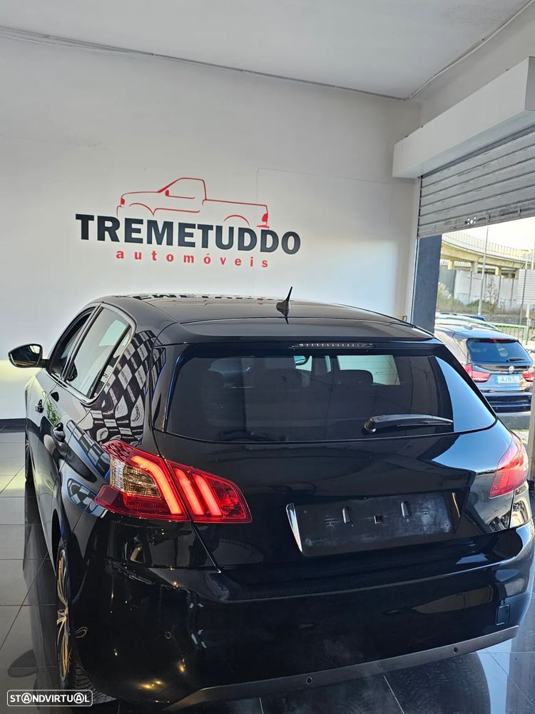 Peugeot 308 1.2 PureTech Allure EAT6 - 8