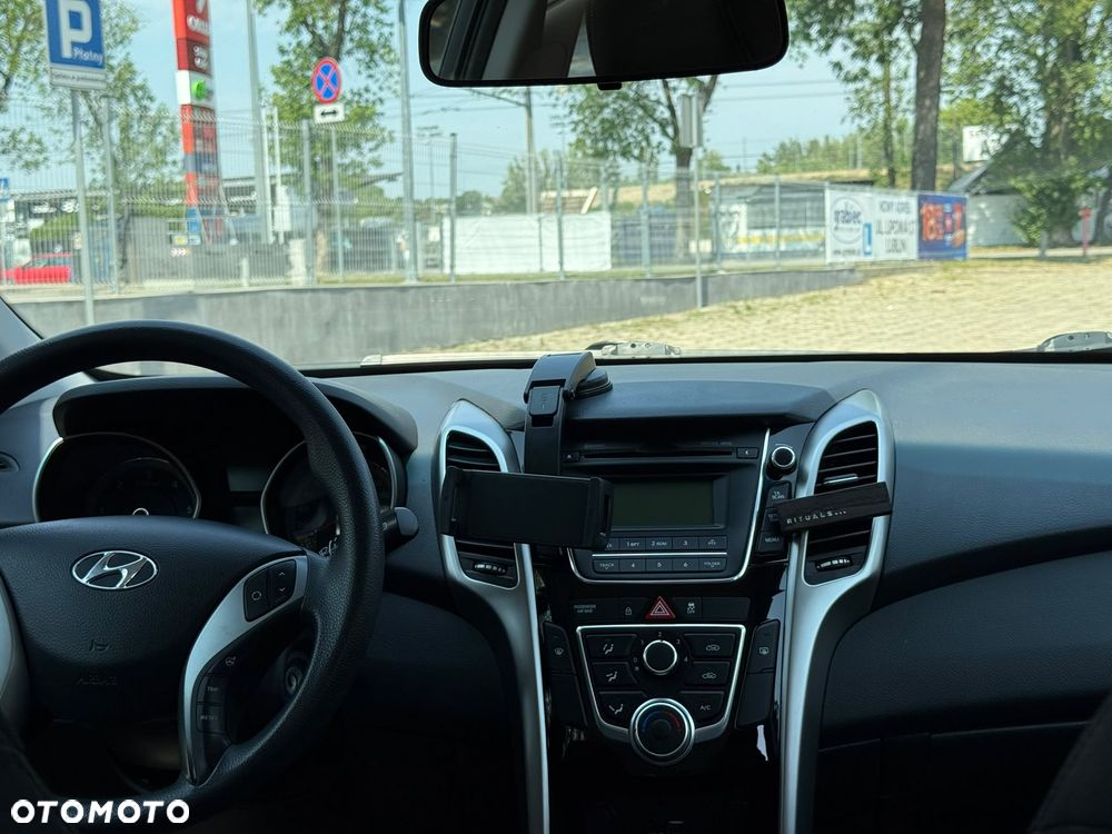 Hyundai i30 1.6 D Classic + - 11