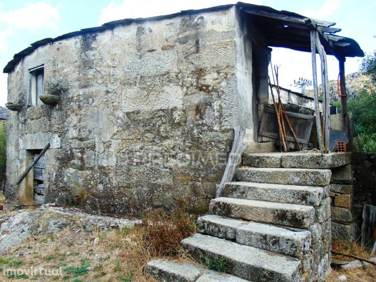 Casa em pedra c/ terreno para recuperar a 12 kms de Vila Real - Grande imagem: 3/21
