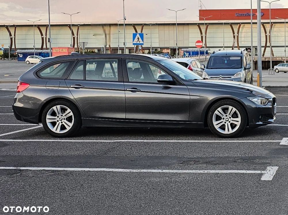 BMW Seria 3 320d DPF Edition Lifestyle - 2