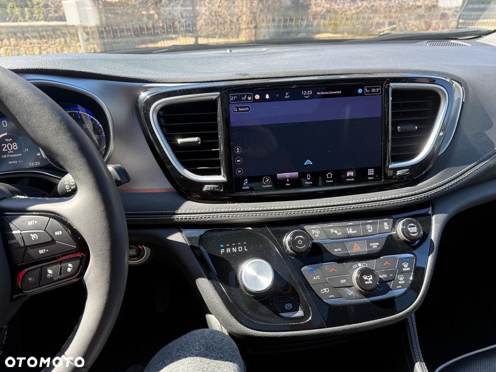 Chrysler Pacifica - 32