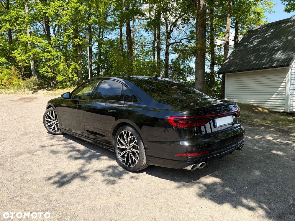 Audi S8 - 4