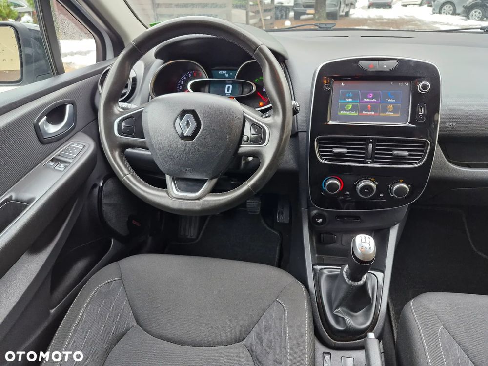 Renault Clio 1.2 16V 75 LIMITED - 10