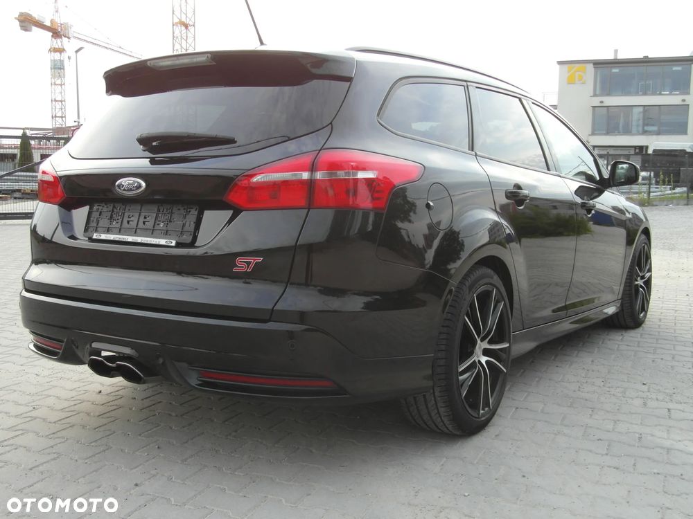 Ford Focus 2.0 EcoBoost ST mit Leder-Sport-Paket - 11