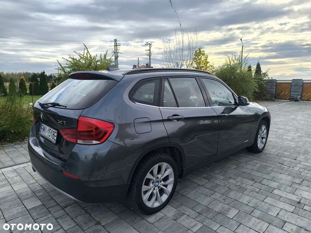 BMW X1 xDrive28i xLine - 4