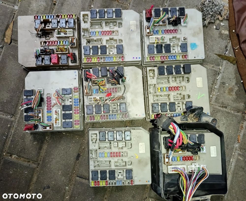 Moduł UCH BSI skrzynka bezpieczników Renault Modus Clio III - 1