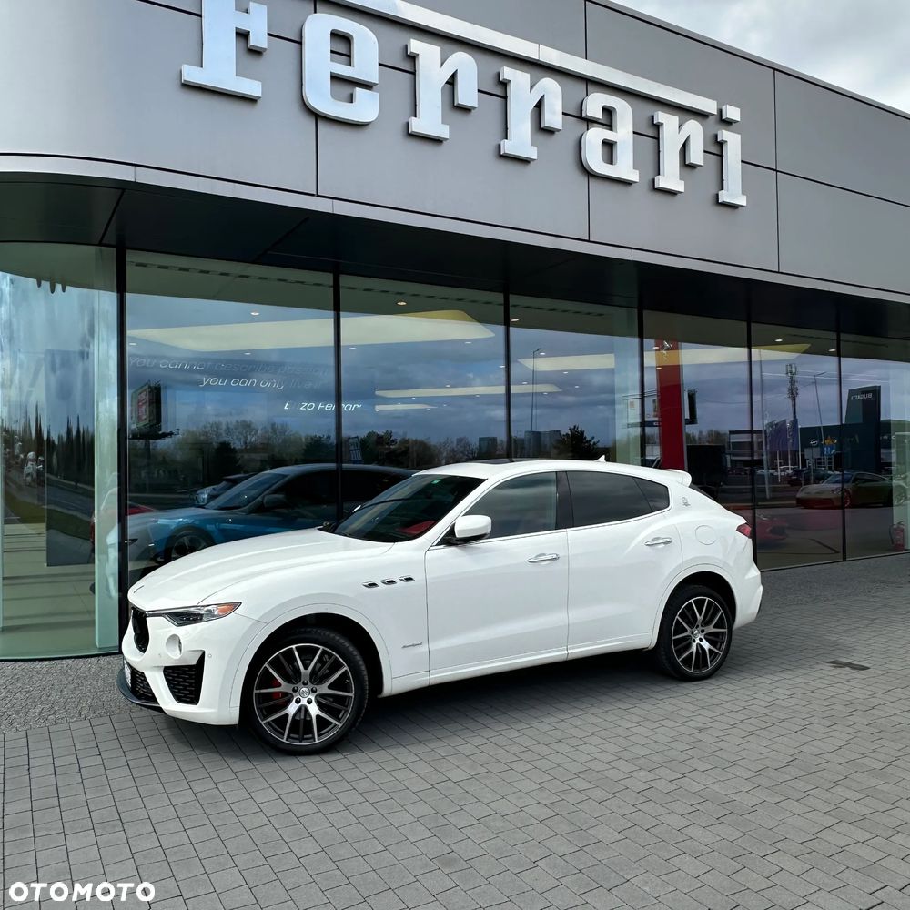 Maserati Levante Q4 Executive - 4