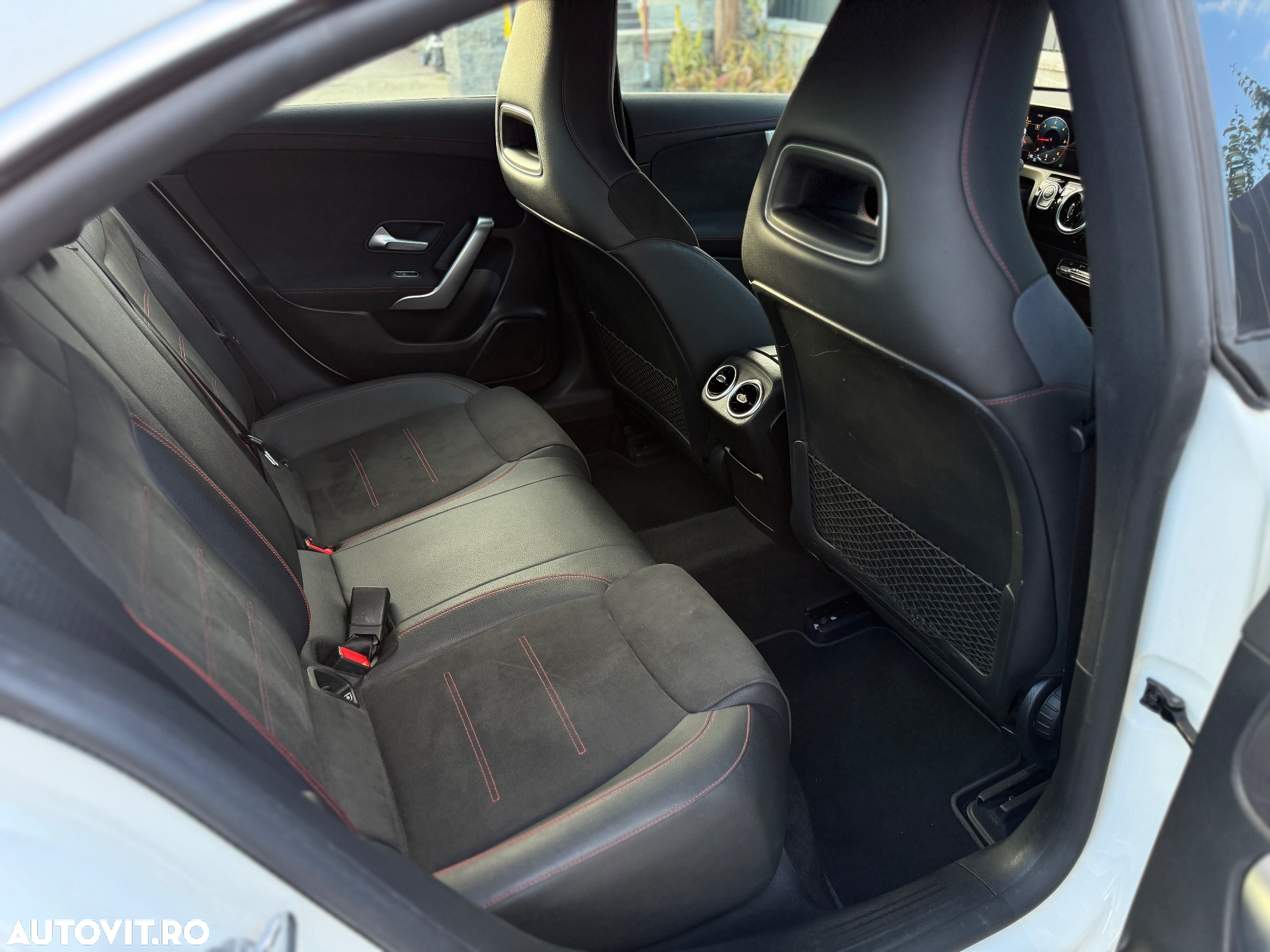Mercedes-Benz CLA 180 d Shooting Brake 7G-DCT AMG Line - 13