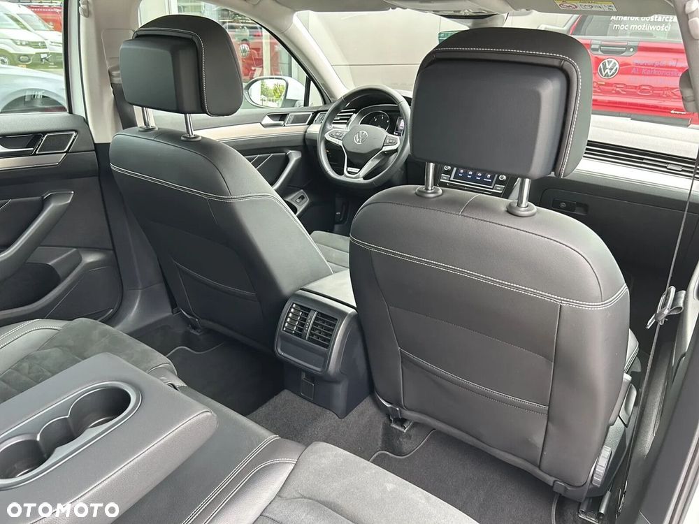 Volkswagen Passat Variant 2.0 TDI Elegance DSG - 10