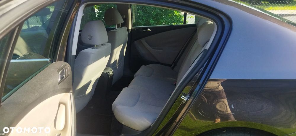Volkswagen Passat 2.0 TDI Comfortline - 10