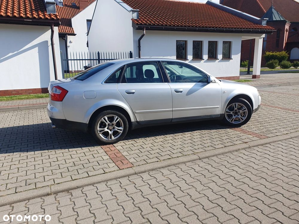 Audi A4 1.8T Quattro - 4