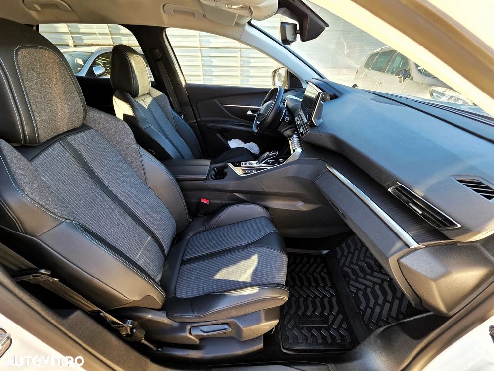 Peugeot 3008 PHEV 300 EAT8 4X4 GT - 16