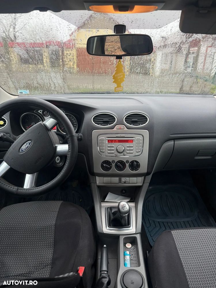 Ford Focus 1.4 16V Trend - 8