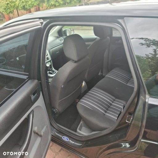 Ford Focus 1.8 TDCi Ambiente - 9