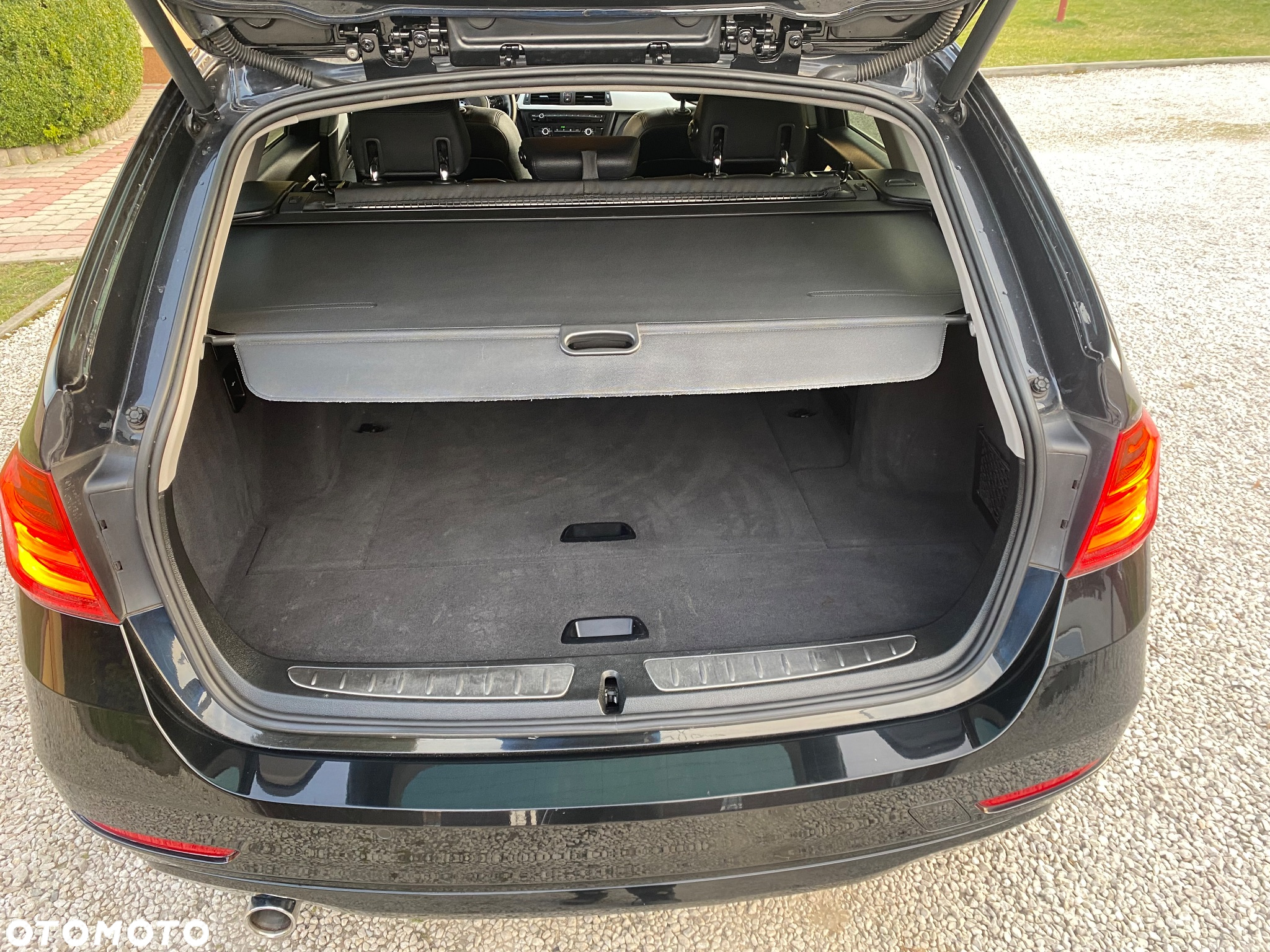 BMW Seria 3 318d Touring - 12