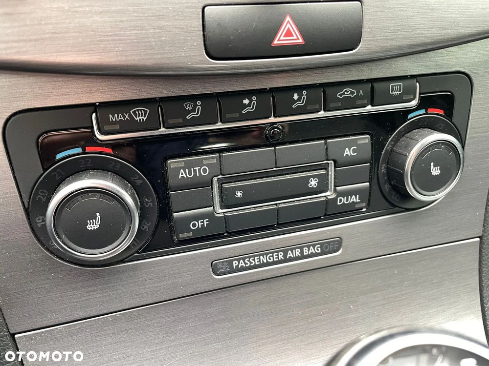 Volkswagen Passat 1.4 TSI Highline - 17