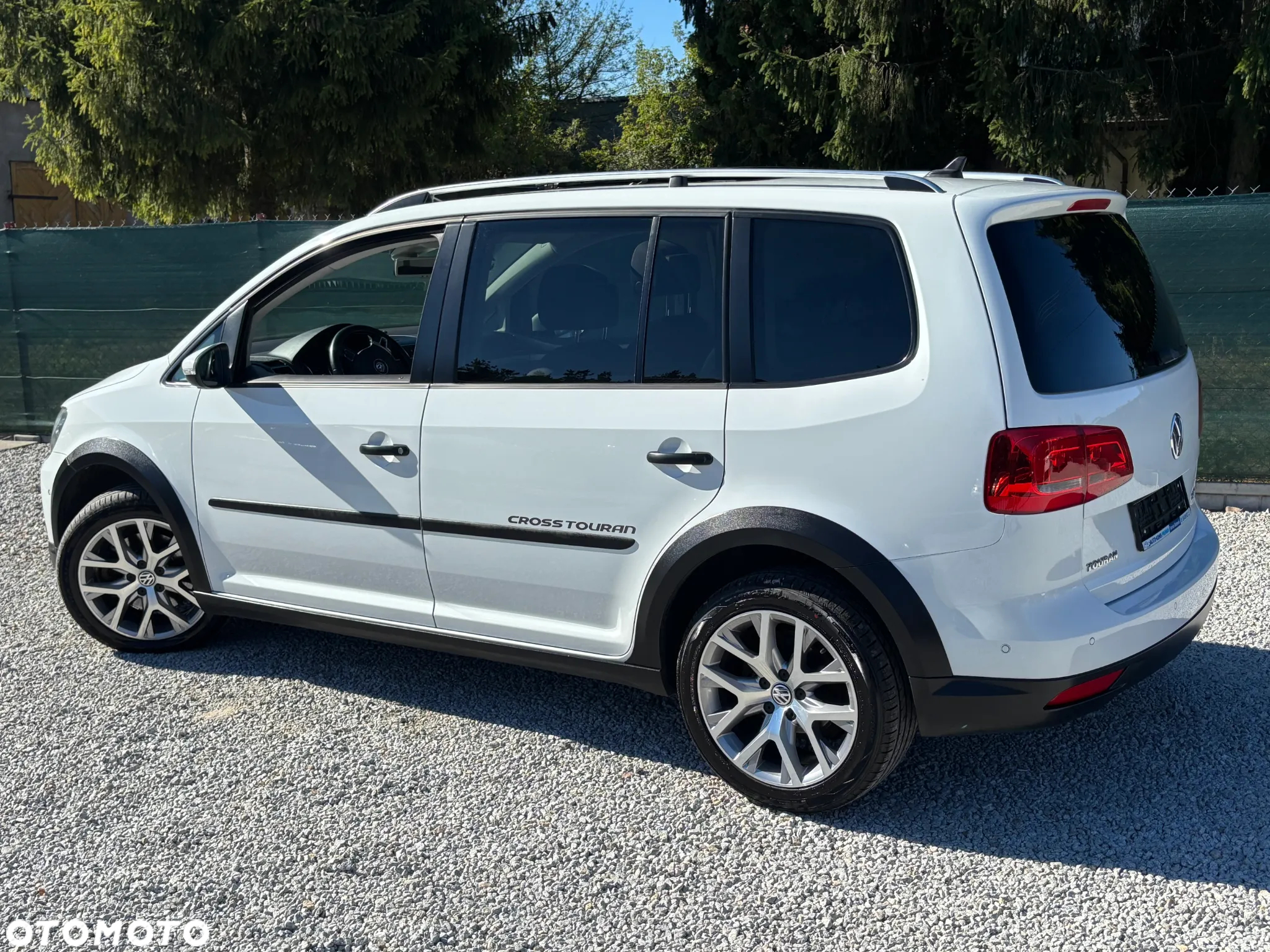 Volkswagen Touran 2.0 TDI DPF DSG Cross - 9