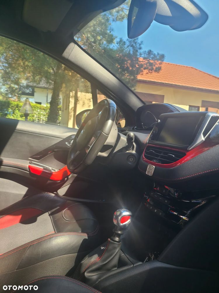 Peugeot 208 GTI 200 THP - 14