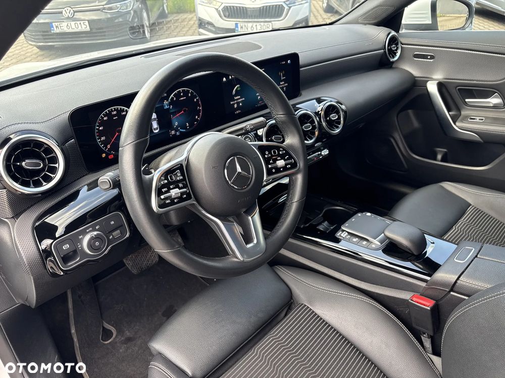 Mercedes-Benz CLA 200 7G-DCT - 11