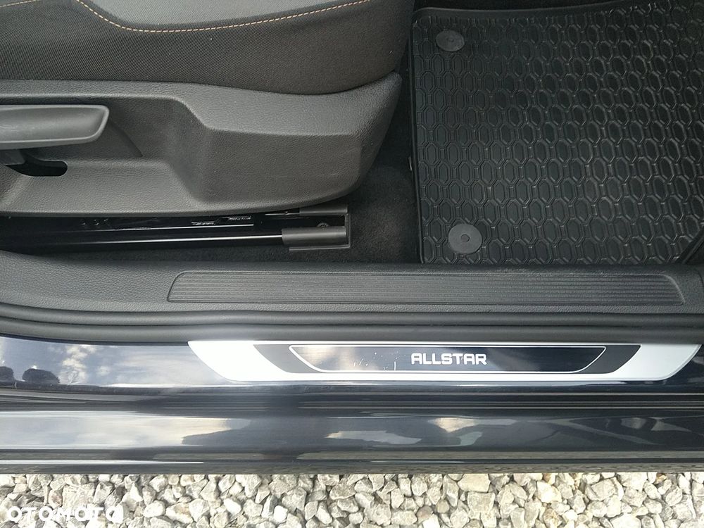 Volkswagen Golf 1.2 TSI BlueMotion Technology Allstar - 16