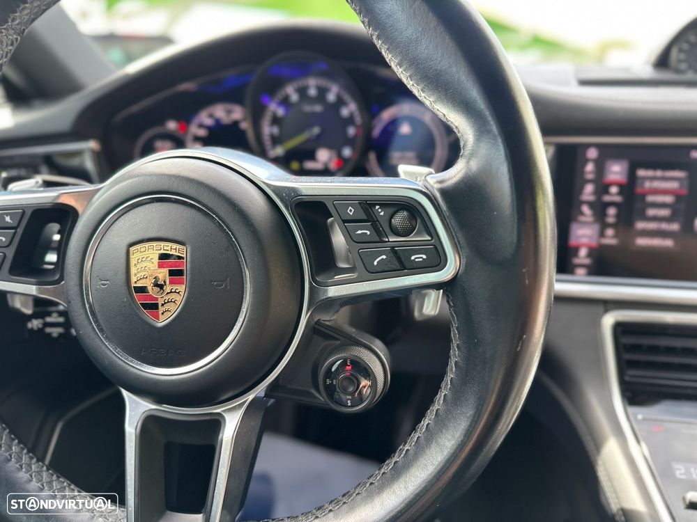 Porsche Panamera Sport Turismo - 19