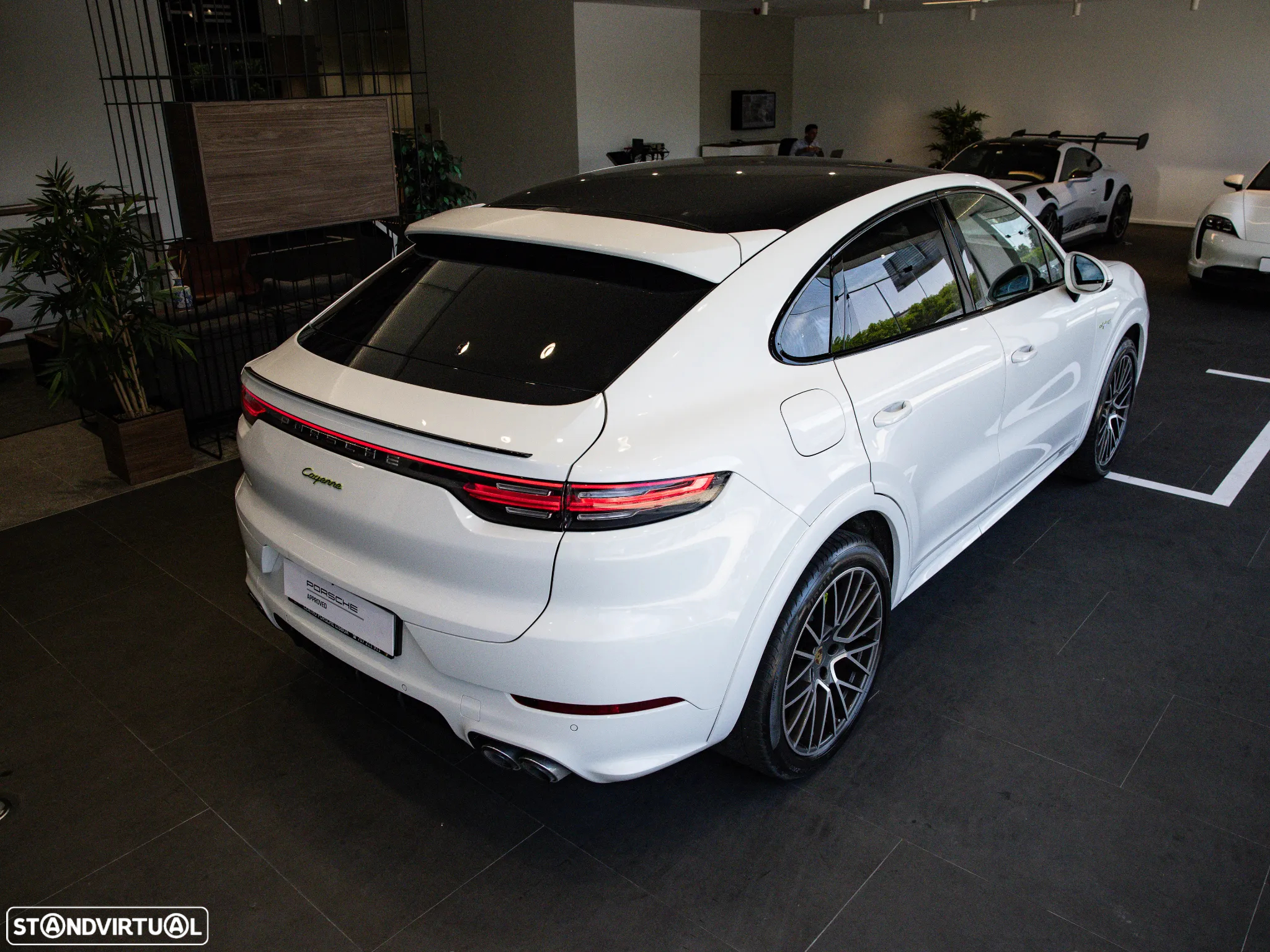 Porsche Cayenne Coupé E-Hybrid - 8
