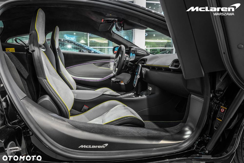 McLaren Artura - 9